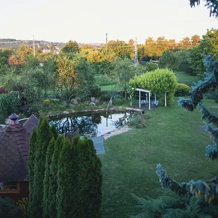 V Zahradach *